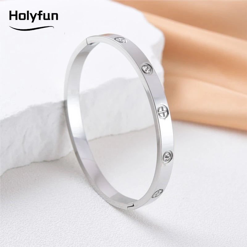Screw diamond bangle